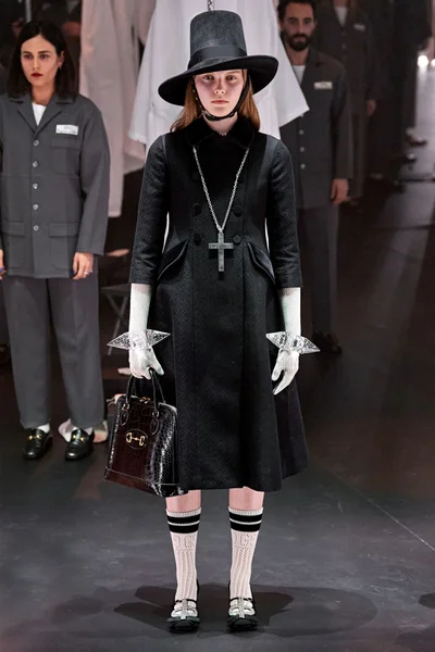 Look 30